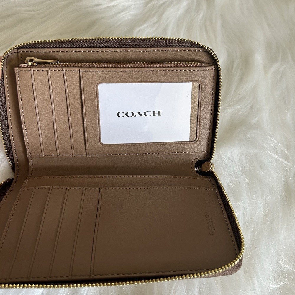 Coach CW781 Medium ID Zip Wallet Signature Canvas Tan Brown Monogram Gold Tone - Picture 3 of 5